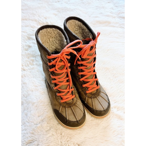 GUC | Columbia Winter Boots | Youth 2 | Omni-Tech Thermal Lining | Small Scuffs - Picture 4 of 12